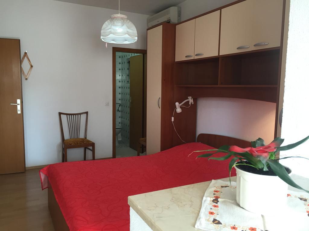 Apartments Bilic Nemira 오미스 외부 사진
