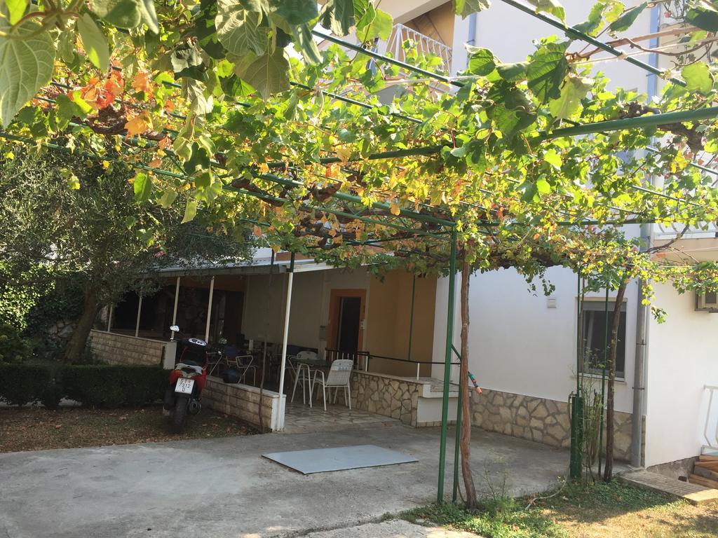 Apartments Bilic Nemira 오미스 외부 사진